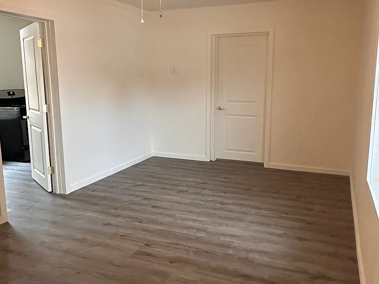 Alvin Apartments — Photo 7
