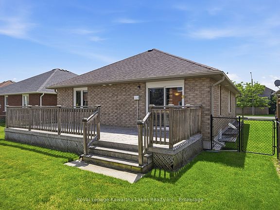 2nd image of 32 Gee Cres