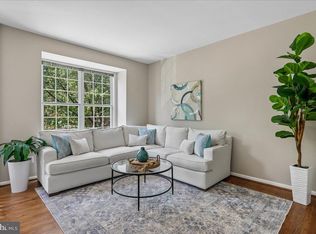 1253 Wild Hawthorn Way, Reston, VA 20194