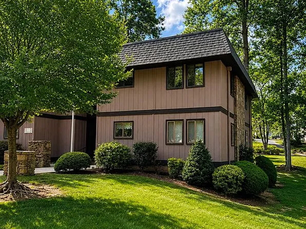 23 Lake Dr APT F8, Hendersonville, NC 28739