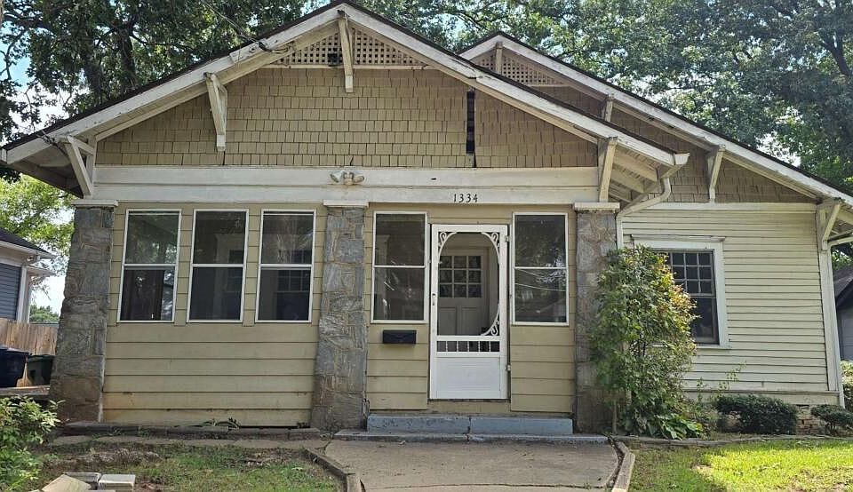 1st image of 1334 Oak St SW
