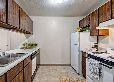 3rd image of 1200 Columbine Ct #Tg77