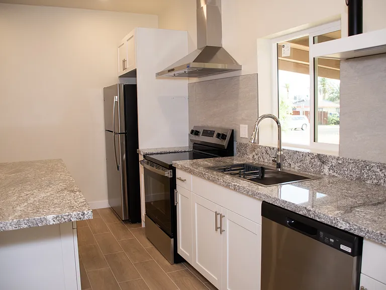 815 E Drachman St — Photo 26