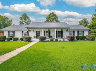 106 Yorkshire Pl, Rainbow City, AL 35906