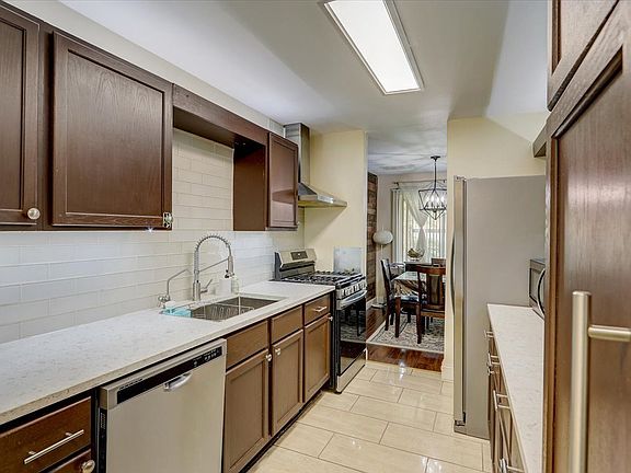 2nd image of 3018 Roberts Dr #9-2