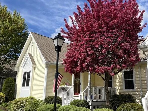 500 Mendon Rd Unit 320, Cumberland, RI 02864