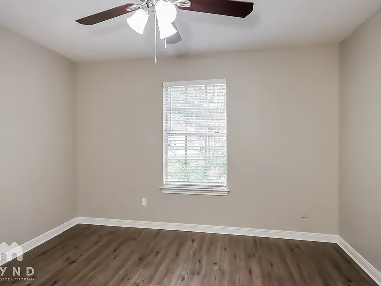 598 Orangewood Dr — Photo 12