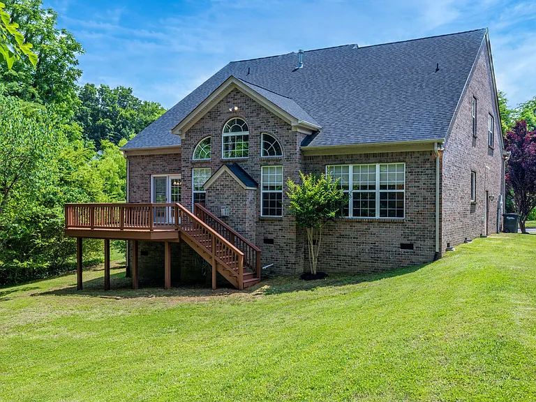 1204 Beech Hollow Dr — Photo 30
