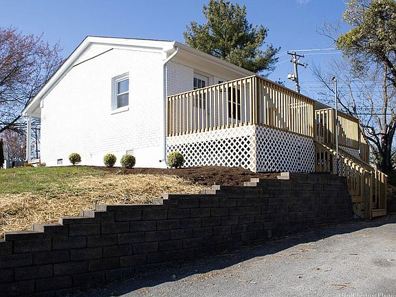 3rd image of 3600 River Park Dr