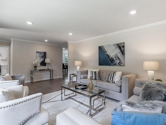 4th image of 2040 Pine Forest Dr