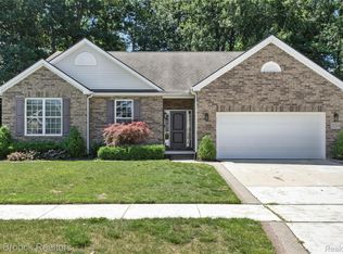 22214 Homestead Dr, Macomb, MI 48044