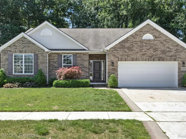22214 Homestead Dr, Macomb, MI 48044