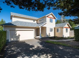 35 Evergreen Ct, Depoe Bay, OR 97341