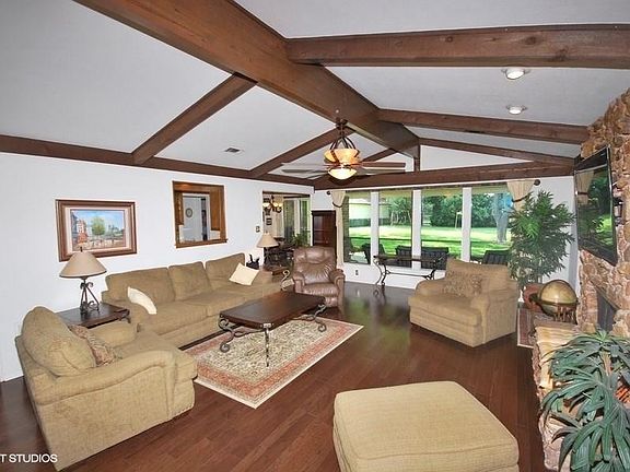 4th image of 1319 S Greenstone Ln