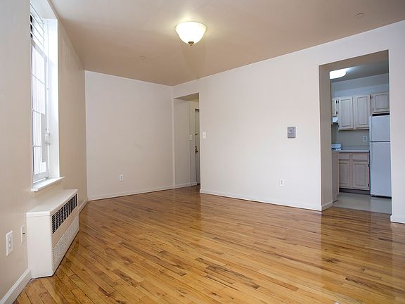 3rd image of 2830 8th Ave APT 4C