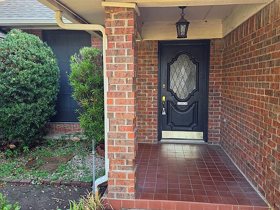 3rd image of 4401 Waycross Dr