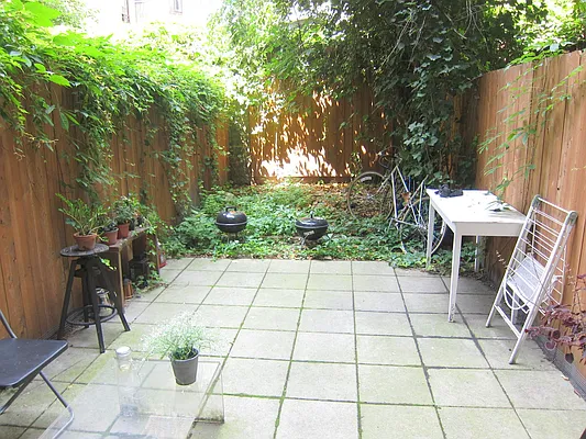 Rented by Tosh Marks Property Group | media 22
