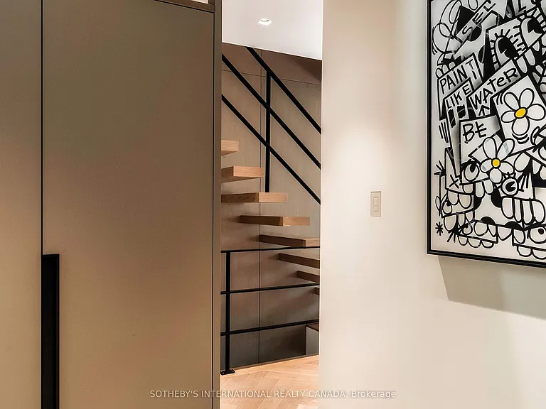 57 Baby Point Cres — Photo 16