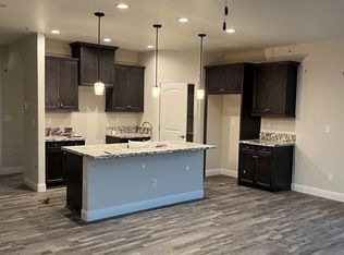 1134 Wasatch Dr, Madera, CA 93638