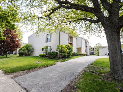 1887 Haymarket ROAD #30, Waukesha, WI, 53189