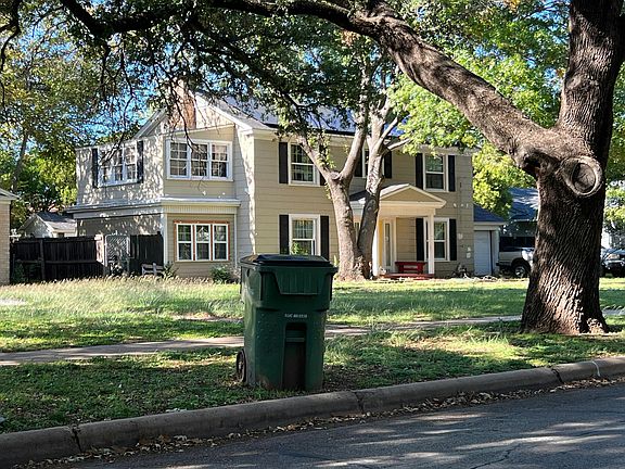 3rd image of 2806 Speedway Ave