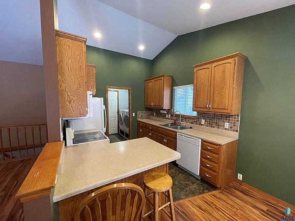 5th image of 1703 E 63rd St