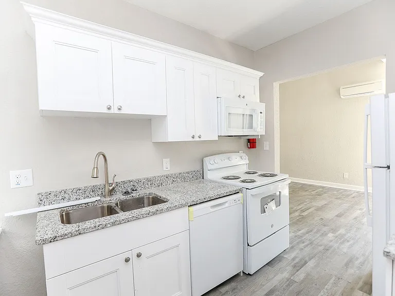 303 North St — Photo 10