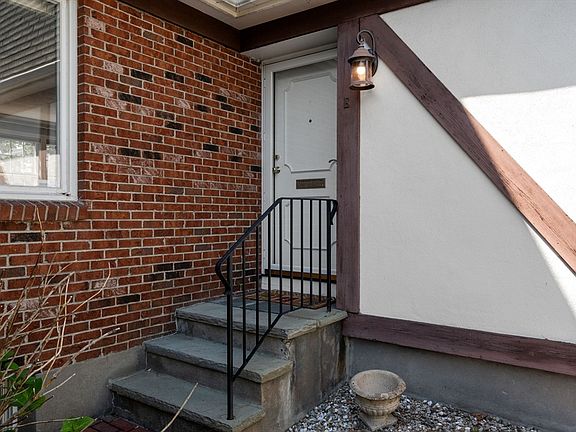2nd image of 32 Linden St #5