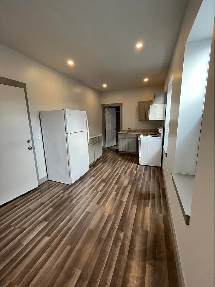 1 bed, $1,300 — Photo 1