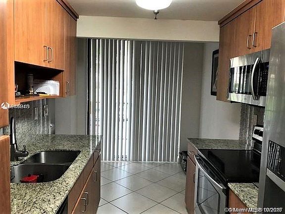 5th image of 290 174th St APT M18