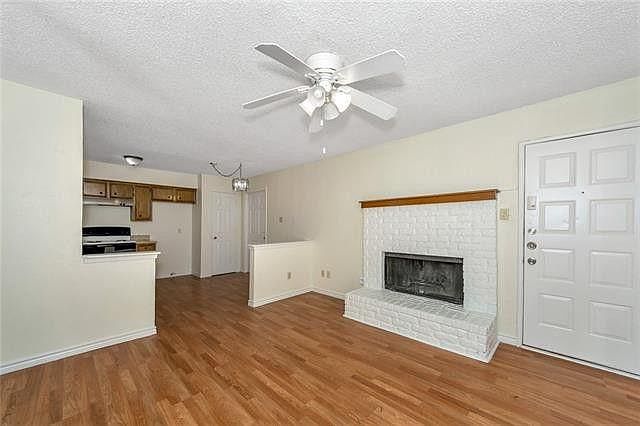 2nd image of 515 S Las Vegas Trl