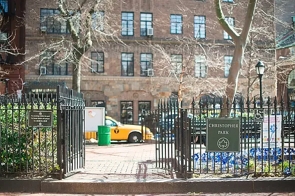 Rented by Compass | media 12