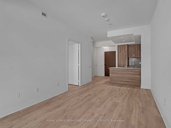 5th image of 280 Howland Ave #303
