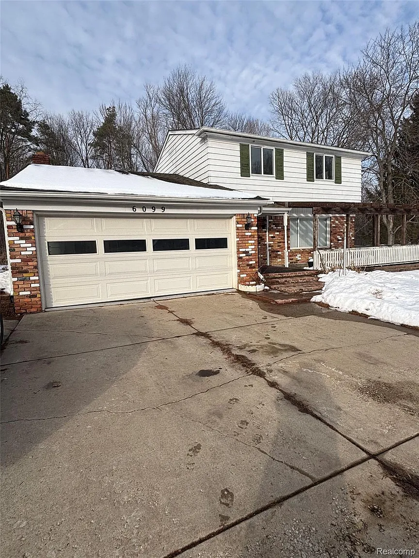 6099 Brookwood Dr photo 1
