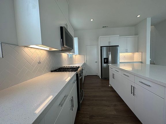 4th image of 1723 W Cara Dr