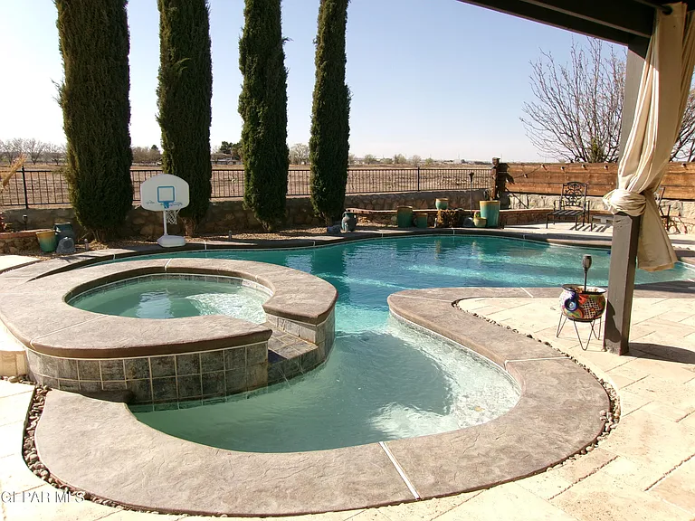 5833 Angel St — Photo 31