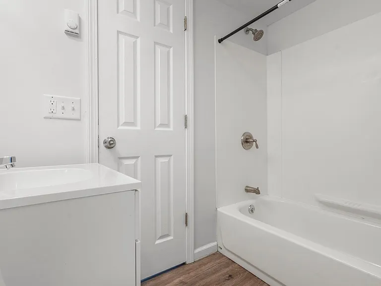 90 Everett St #2 — Photo 14