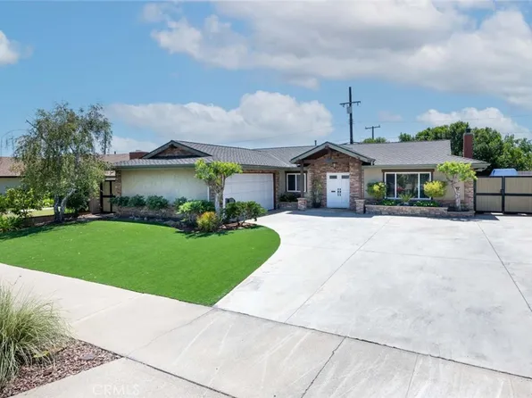 582 S Nutwood St, Orange, CA 92869