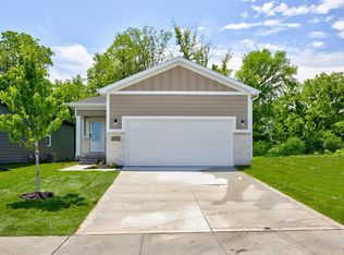 1052 NW Macarthur Ln, Waukee, IA 50263