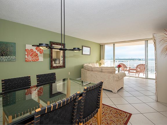3rd image of 18041 Biscayne Blvd APT 1603