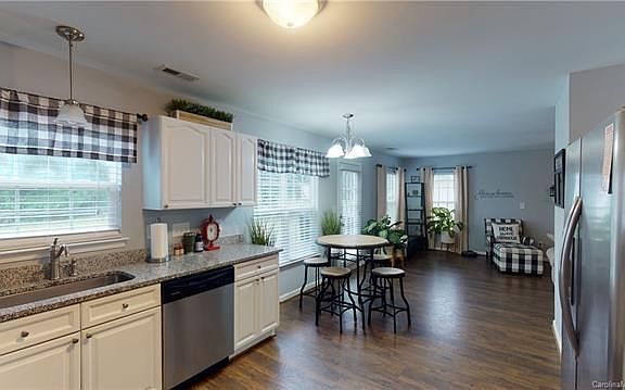 4th image of 634 Darrington Ct #11