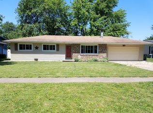 909 Marietta Dr, Mahomet, IL 61853