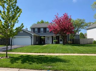 35 Brookstone Dr, Streamwood, IL 60107