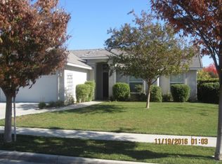 582 S Michelle Ave, Kerman, CA 93630