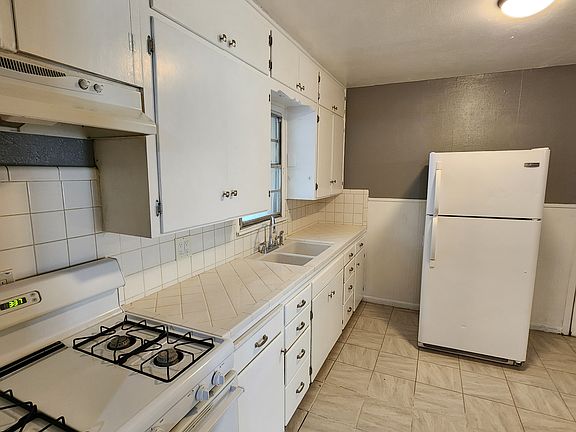 2nd image of 717 Westway St