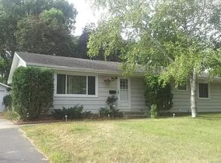4905 W 84th St, Bloomington, MN 55437