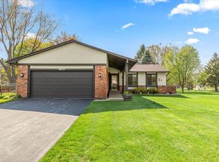 3831 Lido Dr, Highland, MI 48356