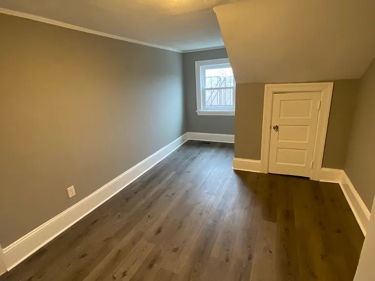 652 Manton Ave #2L — Photo 22