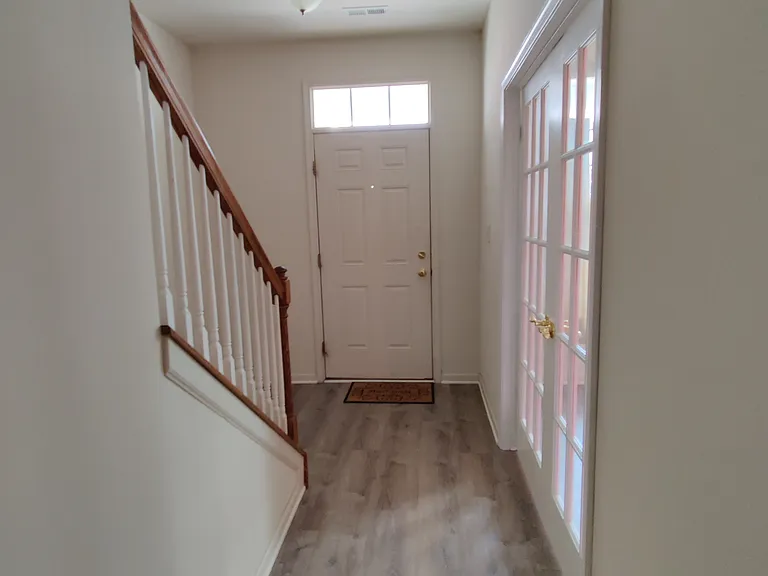 1335 Parish Ave — Photo 6