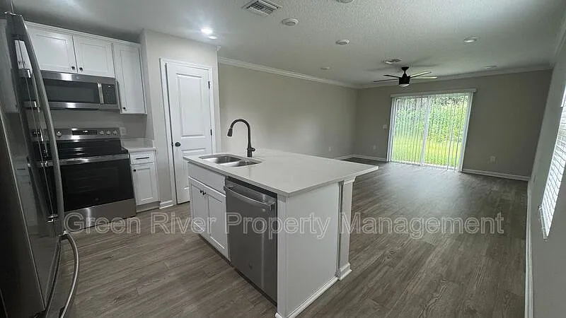 3 bed, 2.5 bath, 1514 sqft, $1,650 — Photo 4